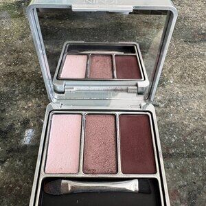 Nikol Beauty Eye Shadow Trio, Sweet Carol.  NWT